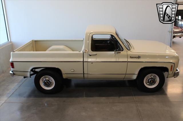 Photo of 1974 Beige Chevrolet C20/K20