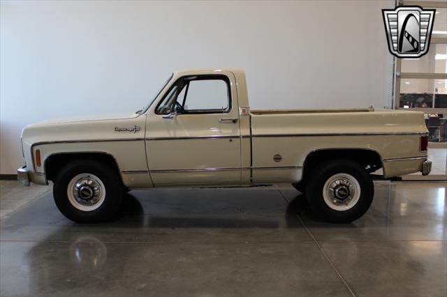 Photo of 1974 Beige Chevrolet C20/K20