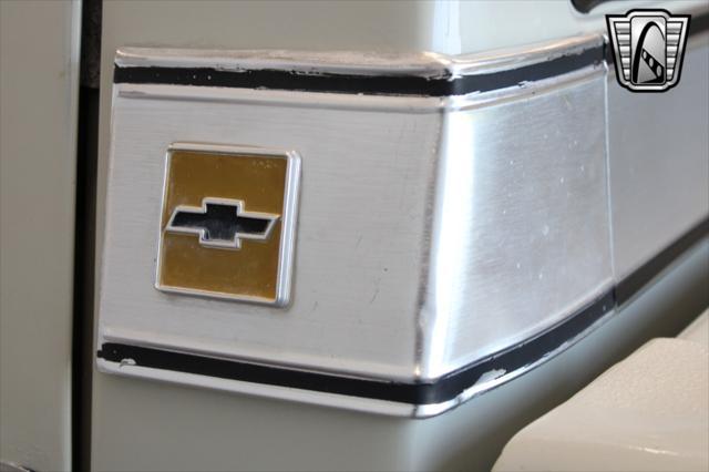 Photo of 1974 Beige Chevrolet C20/K20