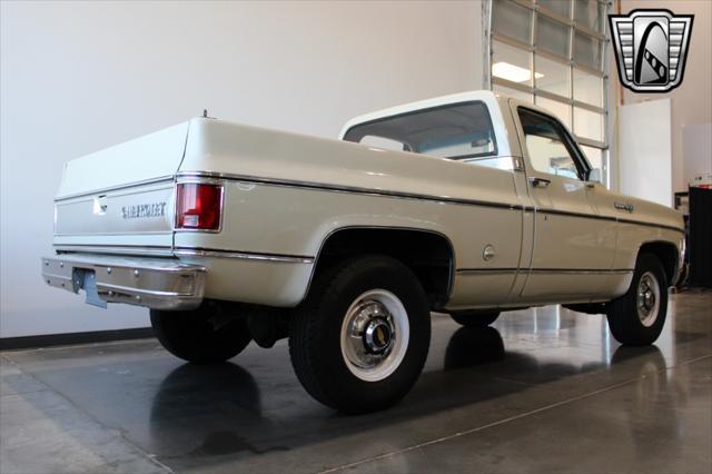 Photo of 1974 Beige Chevrolet C20/K20
