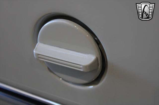 Photo of 1974 Beige Chevrolet C20/K20