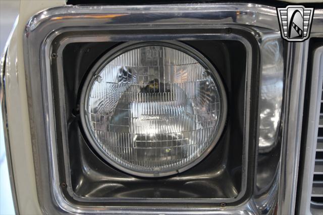 Photo of 1974 Beige Chevrolet C20/K20