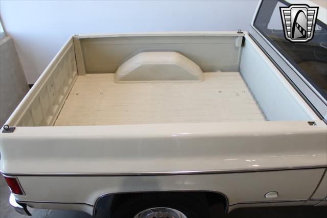 Photo of 1974 Beige Chevrolet C20/K20
