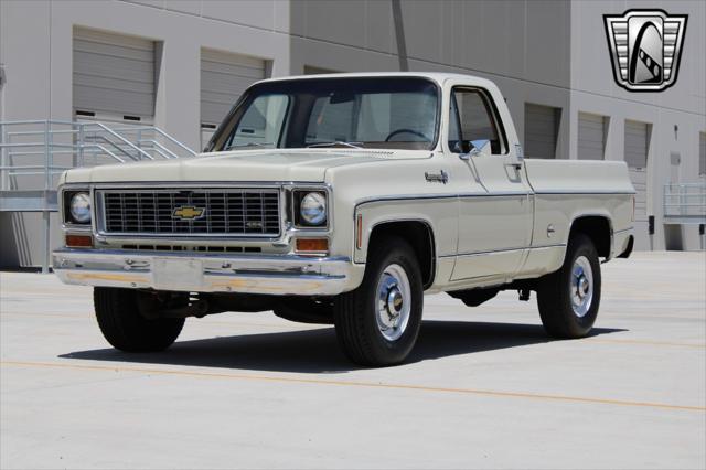 Photo of 1974 Beige Chevrolet C20/K20