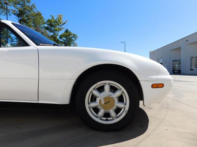 Photo of 1990 White Mazda MX-5 Miata