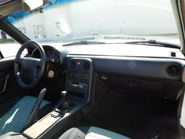 Photo of 1990 White Mazda MX-5 Miata