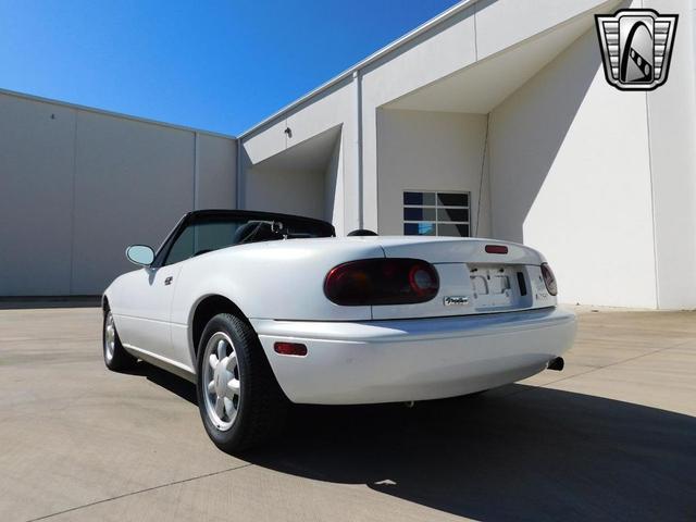 Photo of 1990 White Mazda MX-5 Miata