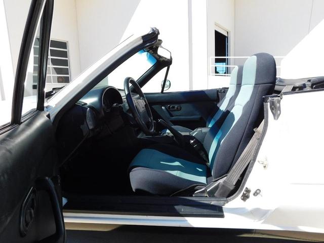 Photo of 1990 White Mazda MX-5 Miata