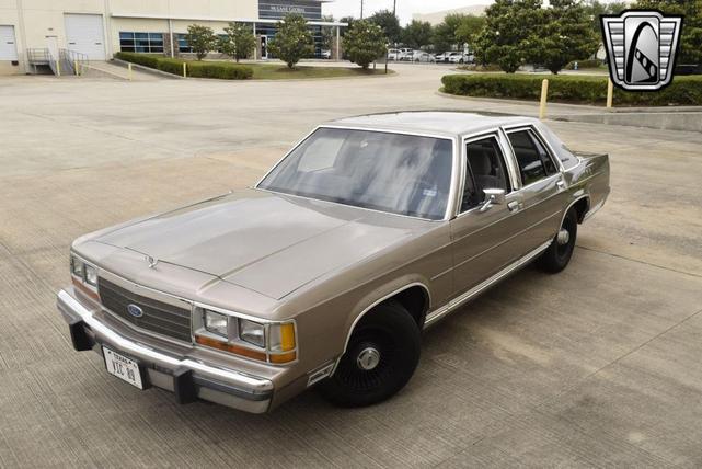Photo of 1989 Brown Ford Crown Victoria