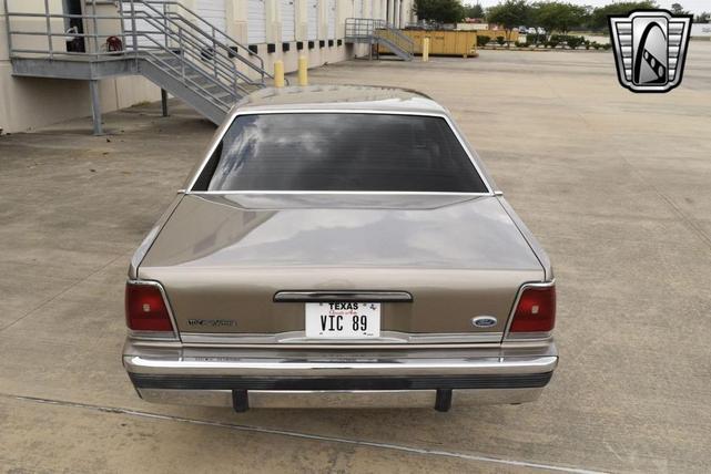 Photo of 1989 Brown Ford Crown Victoria