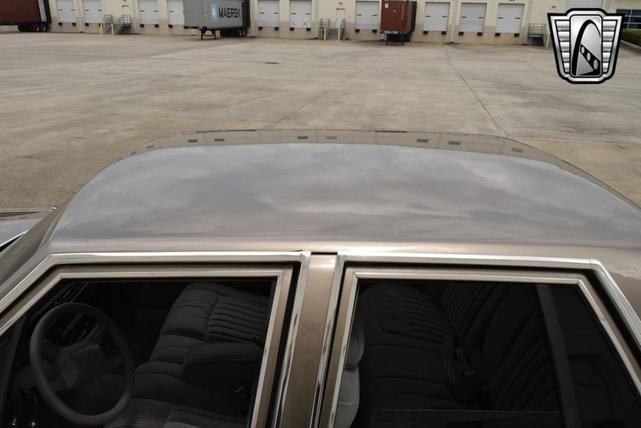 Photo of 1989 Brown Ford Crown Victoria