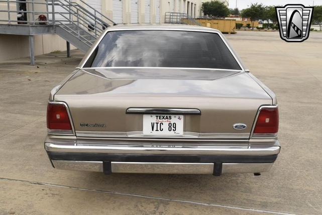 Photo of 1989 Brown Ford Crown Victoria