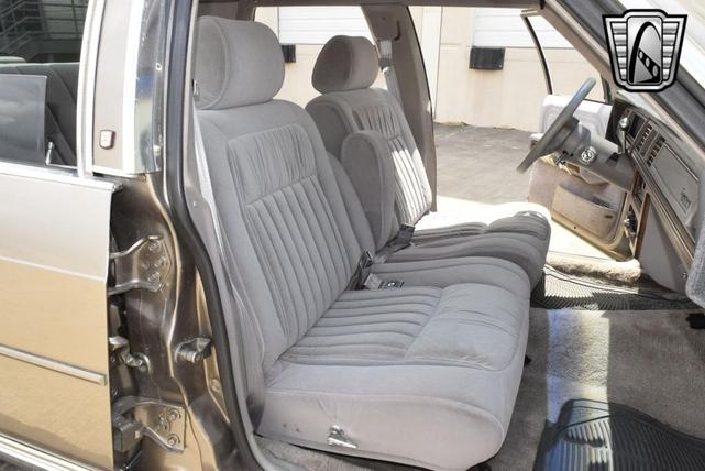 Photo of 1989 Brown Ford Crown Victoria
