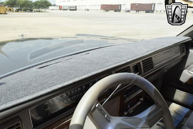 Photo of 1989 Brown Ford Crown Victoria