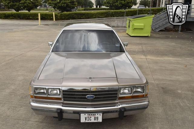 Photo of 1989 Brown Ford Crown Victoria