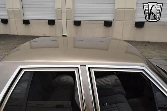 Photo of 1989 Brown Ford Crown Victoria