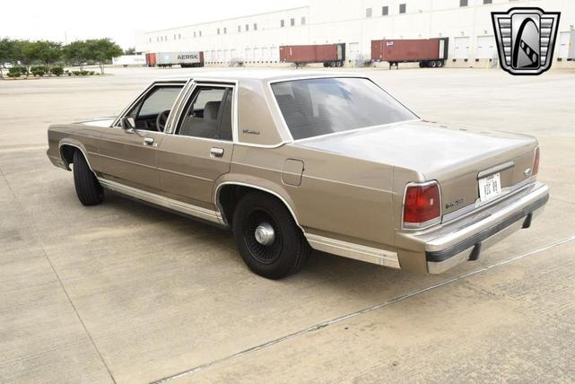 Photo of 1989 Brown Ford Crown Victoria