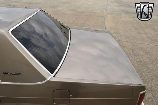 Photo of 1989 Brown Ford Crown Victoria