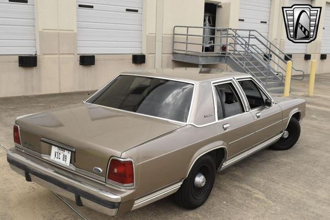 Photo of 1989 Brown Ford Crown Victoria