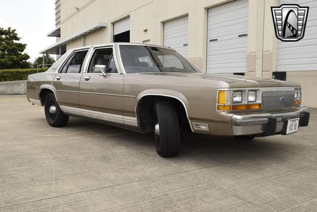 Photo of 1989 Brown Ford Crown Victoria