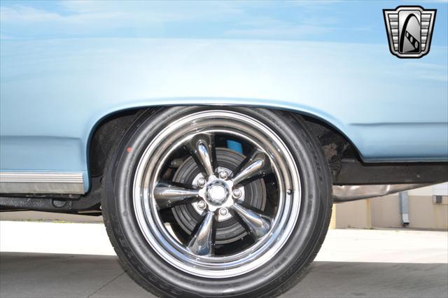 Photo of 1965 Mist Blue/Ermine White Chevrolet Malibu