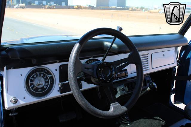 Photo of 1976 Blue Ford Bronco