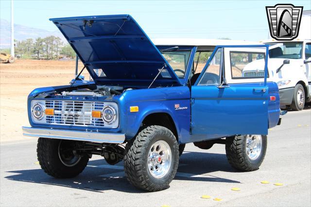 Photo of 1976 Blue Ford Bronco