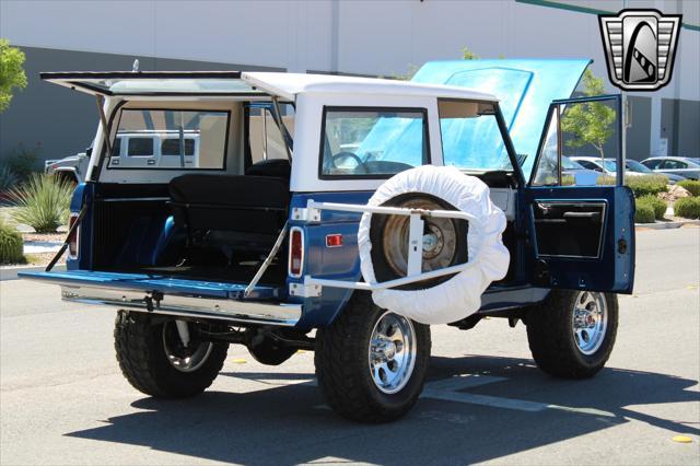 Photo of 1976 Blue Ford Bronco