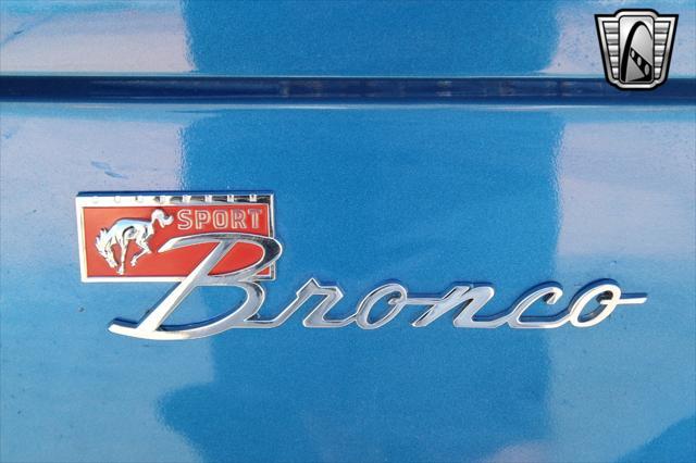 Photo of 1976 Blue Ford Bronco