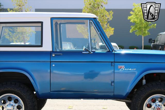 Photo of 1976 Blue Ford Bronco