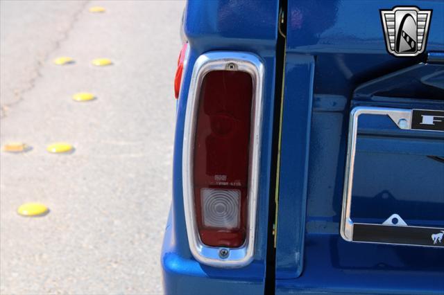 Photo of 1976 Blue Ford Bronco