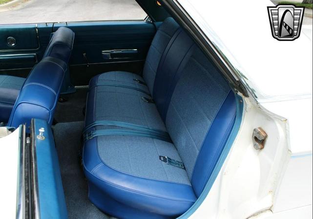 Photo of 1968 White Chrysler 300