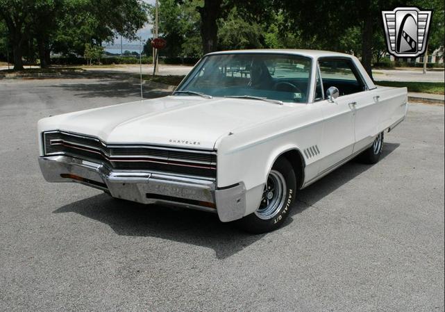 Photo of 1968 White Chrysler 300