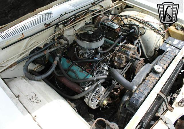 Photo of 1968 White Chrysler 300