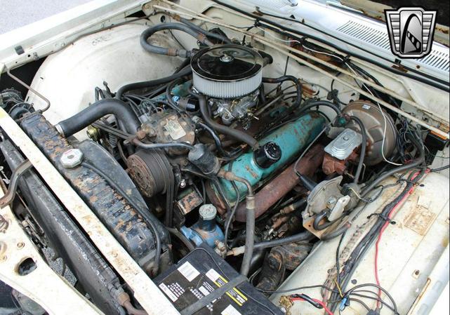 Photo of 1968 White Chrysler 300