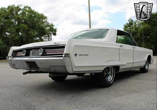 Photo of 1968 White Chrysler 300