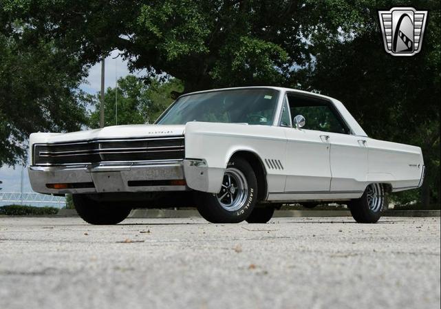 Photo of 1968 White Chrysler 300