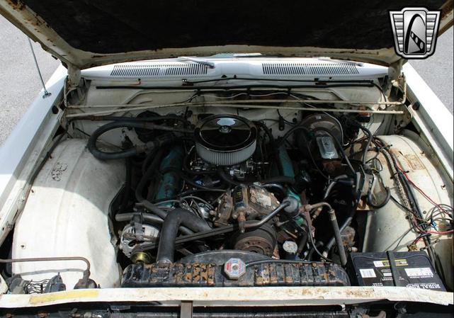 Photo of 1968 White Chrysler 300