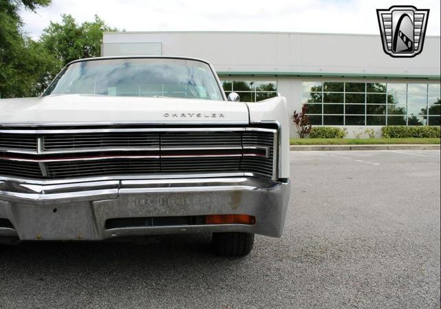 Photo of 1968 White Chrysler 300