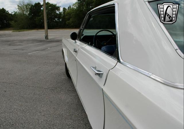 Photo of 1968 White Chrysler 300