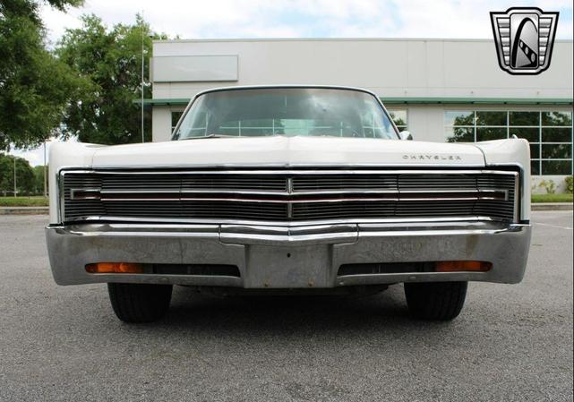Photo of 1968 White Chrysler 300