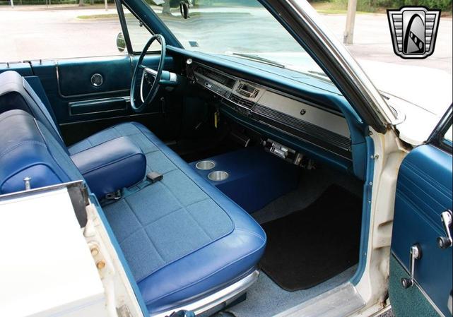 Photo of 1968 White Chrysler 300