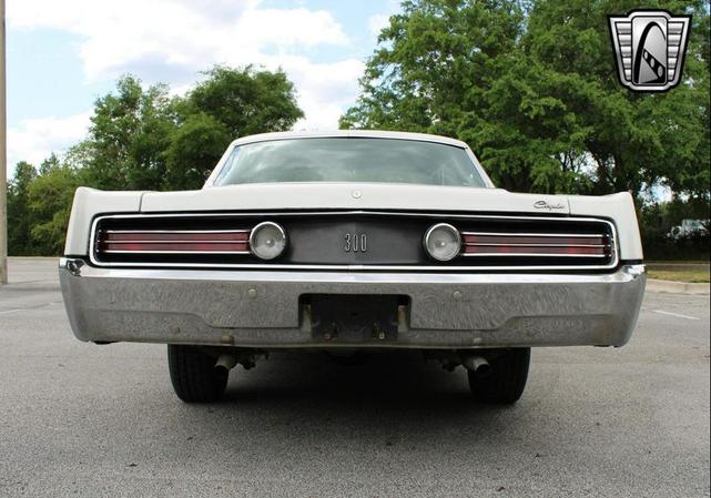 Photo of 1968 White Chrysler 300