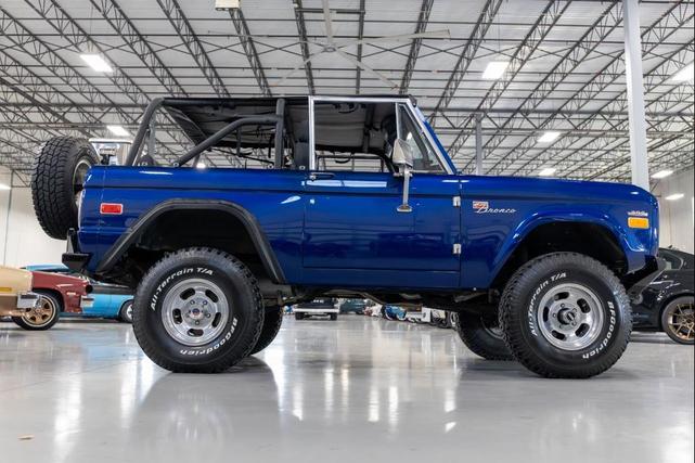 Photo of 1970 Blue Ford Bronco