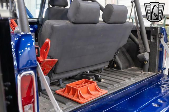 Photo of 1970 Blue Ford Bronco