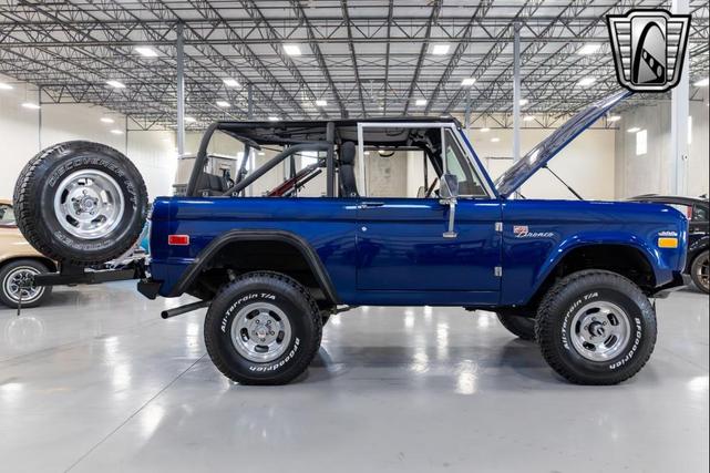 Photo of 1970 Blue Ford Bronco