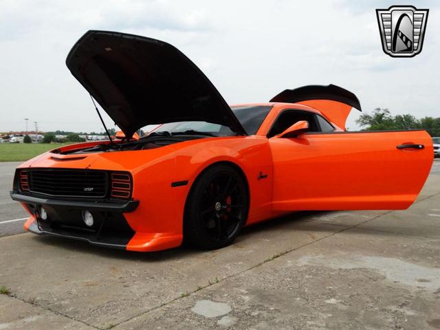 Photo of 2010 Orange Chevrolet Camaro