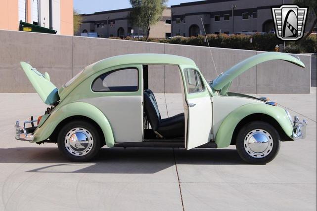 Photo of 1964 Green and White Volkswagen Beetle (Pre-1980)