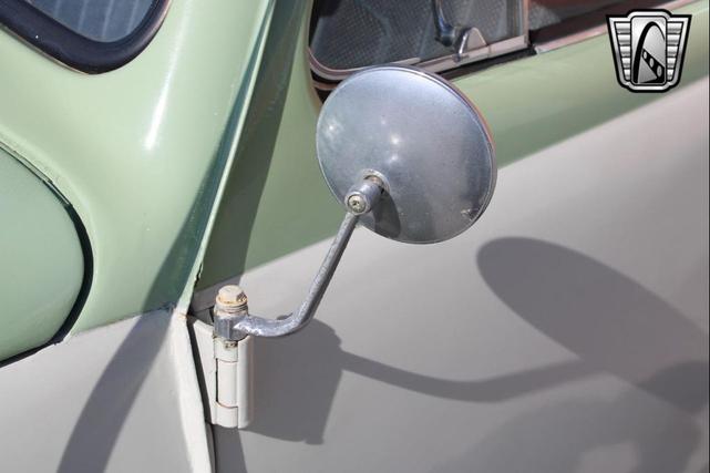 Photo of 1964 Green and White Volkswagen Beetle (Pre-1980)
