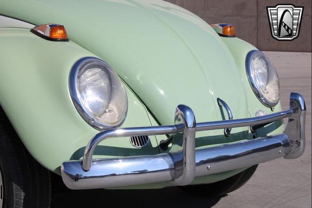 Photo of 1964 Green and White Volkswagen Beetle (Pre-1980)